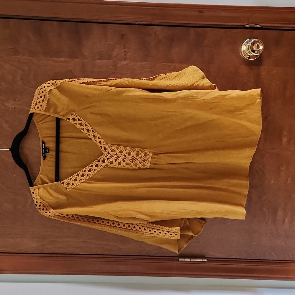 Gently used, Zac & Rachel Women, 3/4th length, Mustard blouse, Size 1X